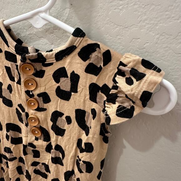 Posh Peanut Sasha Leopard Anomal Print Ruffle Romper - Picture 2 of 7